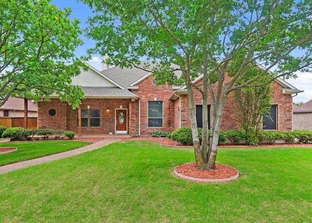 Property at 607 Cedar Dr, Pilot Point, TX 76258, 4 beds, 2 baths