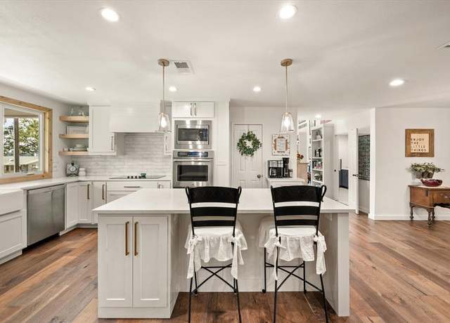 Property at 145 Vista Dr, Eustace, TX 75124, 3 beds, 2 baths