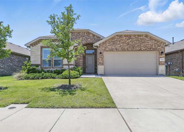 Property at 1253 Presidio Ln, Weatherford, TX 76087, 4 beds, 2 baths