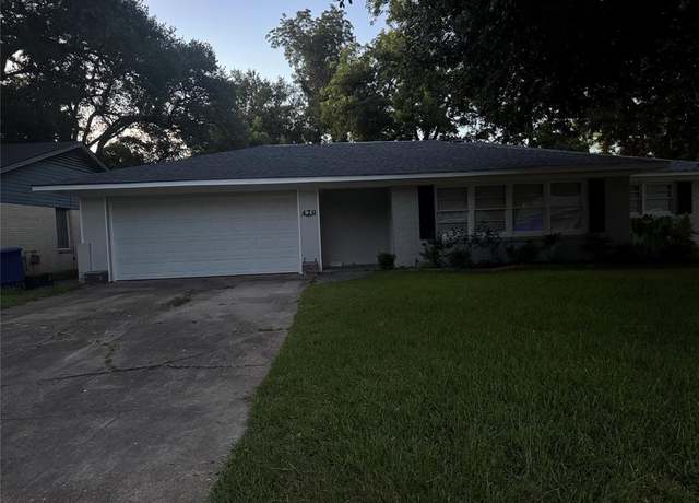 Property at 470 Leo Ave, Shreveport, LA 71105, 3 beds, 3 baths