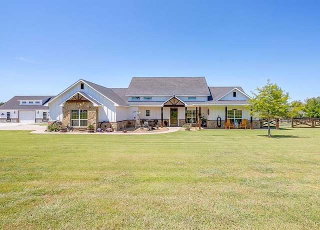 Property at 1730 Ross Ln, Springtown, TX 76082, 4 beds, 3 baths