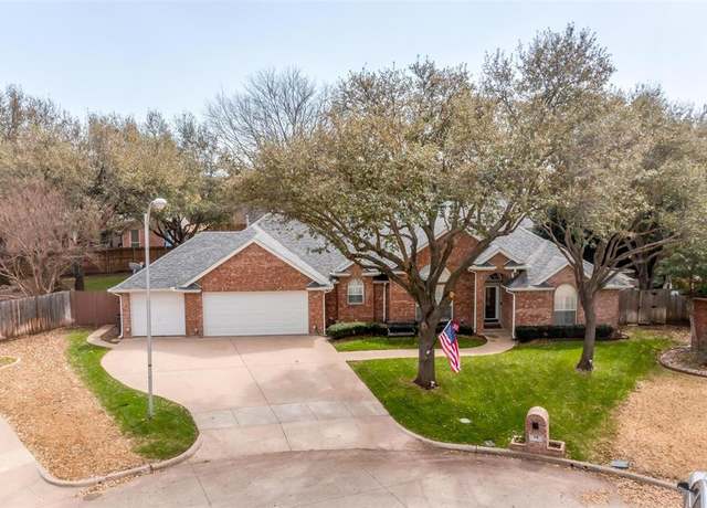 Property at 4 Velvet Ct, Mansfield, TX 76063, 4 beds, 2 baths