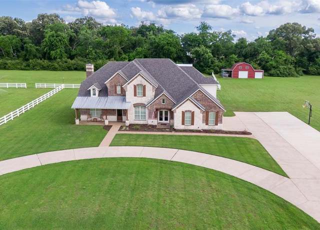 Property at 1020 High Meadow Dr, Mount Vernon, TX 75457, 5 beds, 4 baths