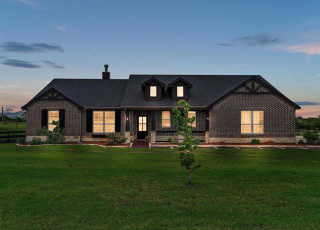 Property at 1013 Northern Oaks Ct, Springtown, TX 76082, 3 beds, 2 baths