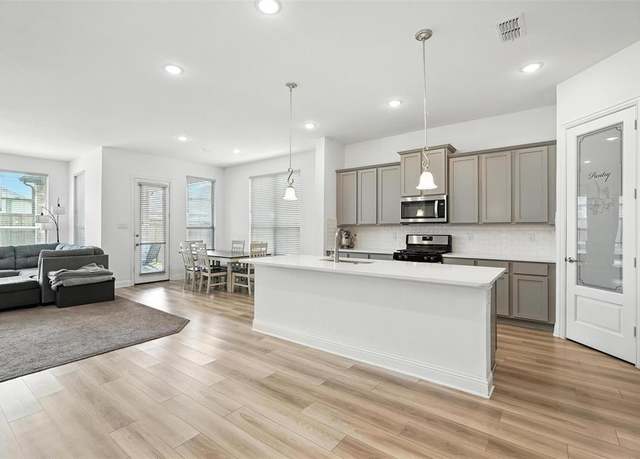 Property at 1812 Lithgow Rd, Celina, TX 75009, 6 beds, 4.5 baths