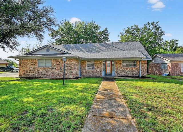 Property at 1101 Patricia Dr, Sherman, TX 75090, 3 beds, 2 baths