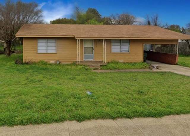 Property at 407 N 3rd St, Mabank, TX 75147, 2 beds, 1 bath