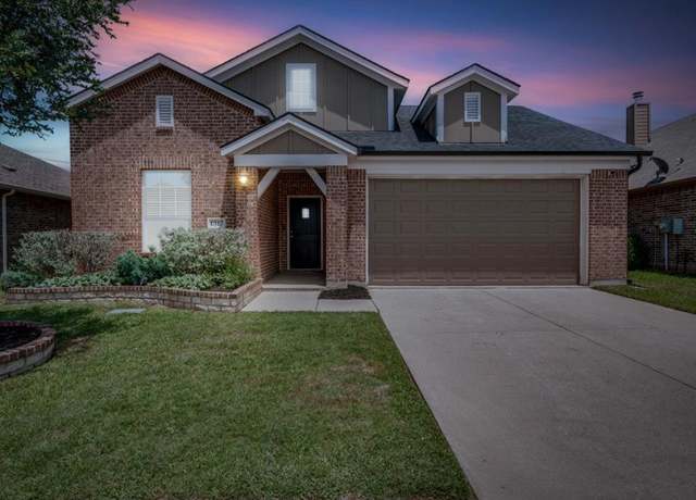 Property at 1317 Roadrunner Dr, Little Elm, TX 75068, 5 beds, 3 baths