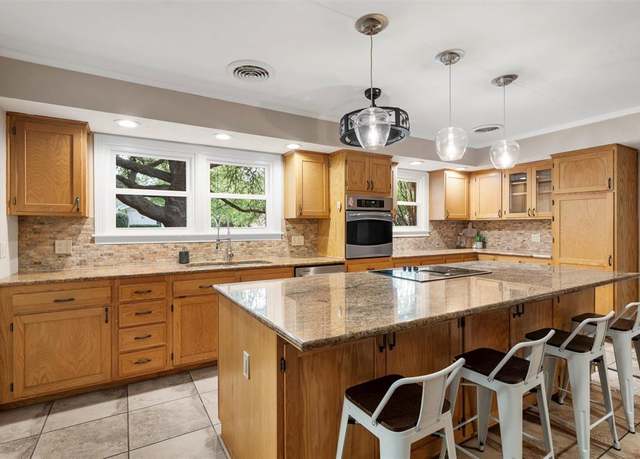 Property at 2225 Wooded Acres Dr, Waco, TX 76710, 4 beds, 3 baths