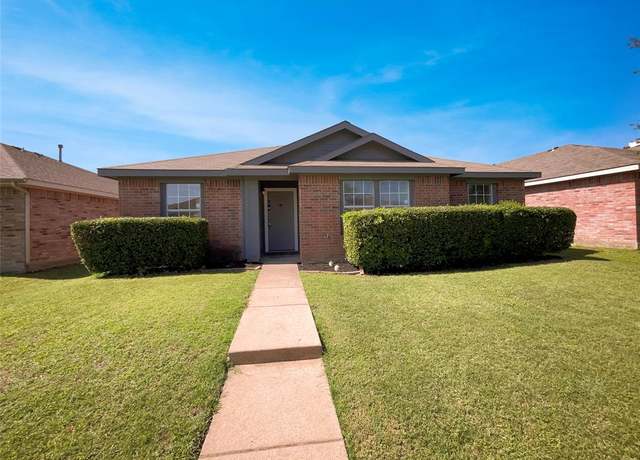 Property at 2428 Marimont Ln, Lancaster, TX 75134, 3 beds, 2 baths