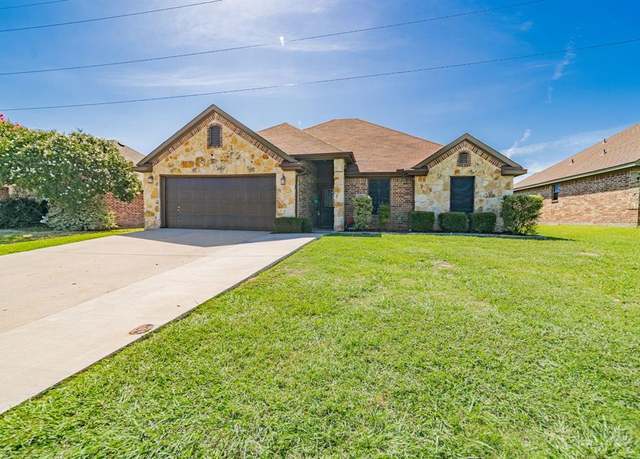 Property at 416 Autumn Trl, Royse City, TX 75189, 3 beds, 2 baths