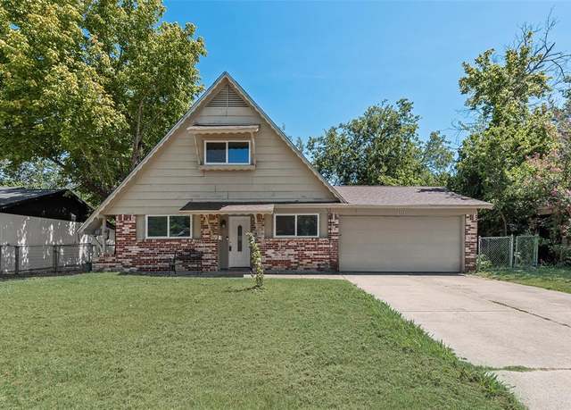 Property at 333 Lena Ln, Burleson, TX 76028, 3 beds, 2 baths