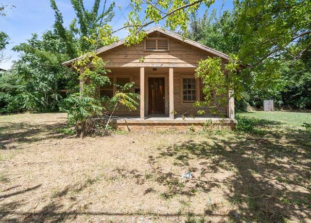Property at 304 N Seaman St, Eastland, TX 76448, 3 beds, 1 bath