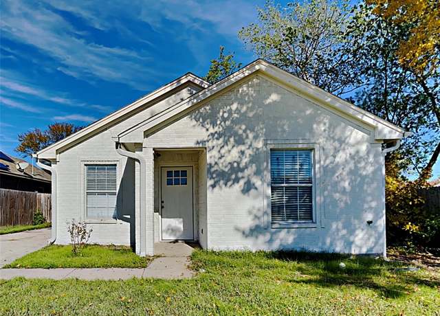 Property at 5241 Carol Ave, Fort Worth, TX 76105, 4 beds, 2 baths