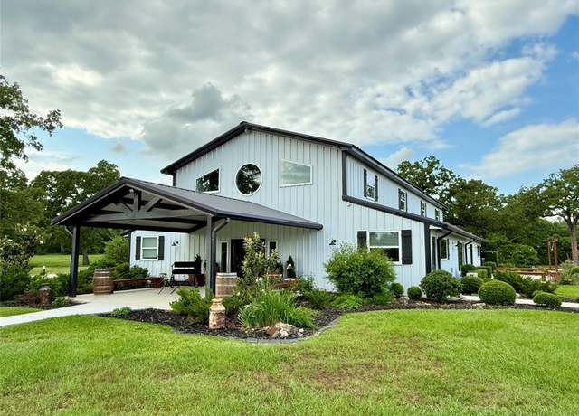 Property at 601 E Collard St, Madisonville, TX 77864, 5 beds, 5 baths