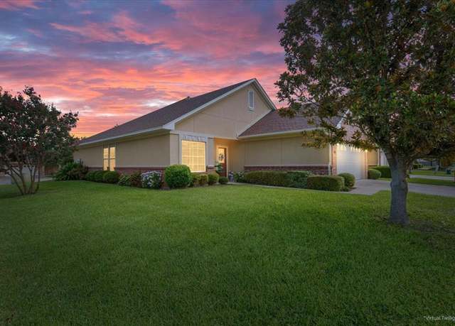 Property at 9010 Darby Ln, Waco, TX 76712, 3 beds, 2 baths
