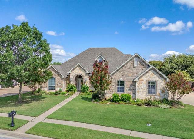 Property at 1016 Fountain Creek Blvd, Pottsboro, TX 75076, 4 beds, 3 baths