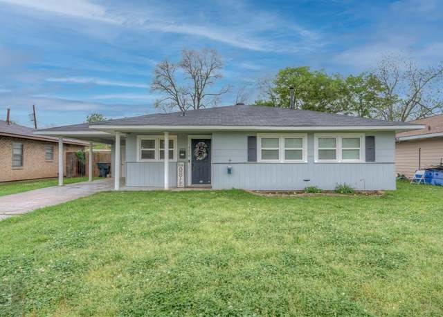 Property at 3259 Sarah St, Bossier City, LA 71112, 3 beds, 1.5 baths