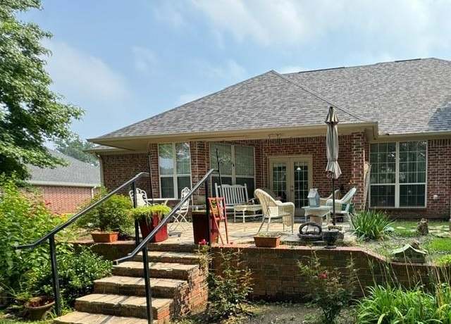 Property at 515 Southcreek Dr, Chandler, TX 75758, 3 beds, 2 baths
