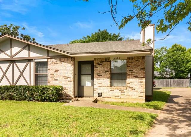 Property at 2528 Indigo Ln, Arlington, TX 76015, 4 beds, 2 baths
