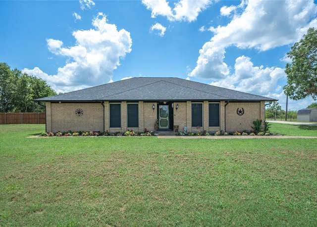 Property at 8086 County Road 272, Terrell, TX 75160, 6 beds, 4.5 baths