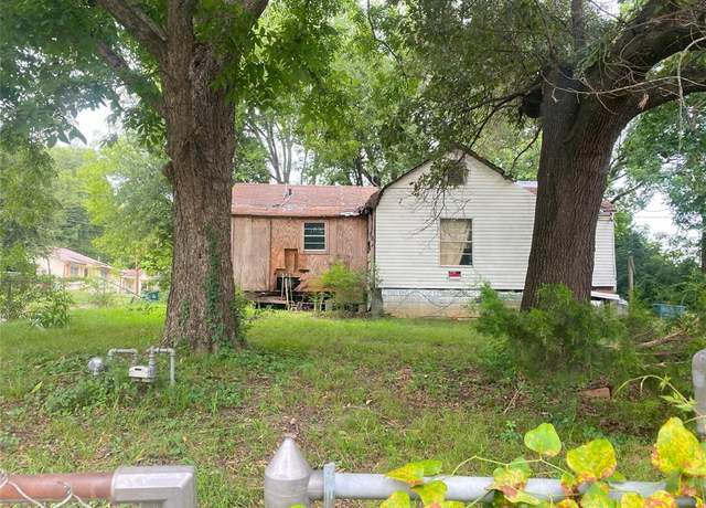 Property at 701 Eleanor St, Gladewater, TX 75647, 2 beds, 1 bath
