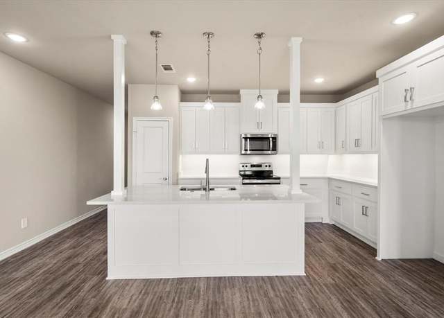 Property at 340 Preston Rd, Mabank, TX 75147, 4 beds, 2 baths