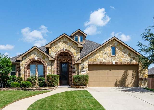 Property at 1002 Star Grass Dr, Mansfield, TX 76063, 4 beds, 2 baths
