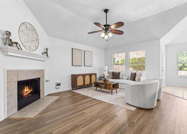 Property at 1132 Singletree Dr, Forney, TX 75126, 4 beds, 2 baths