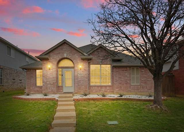 Property at 1689 Big Bend Dr, Lewisville, TX 75077, 3 beds, 2 baths