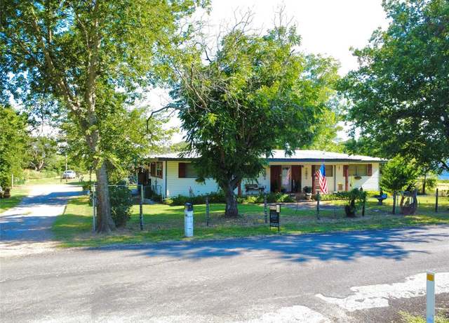 Property at 967 Halbert Dr, Newark, TX 76071, 3 beds, 2 baths