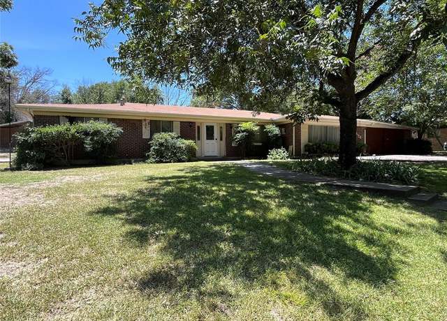 Property at 3708 Oak Park Dr Unit A, Weatherford, TX 76087, 4 beds, 2 baths