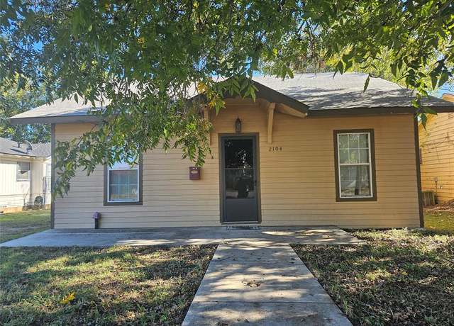 Property at 2104 Avenue E, Brownwood, TX 76801, 2 beds, 1 bath