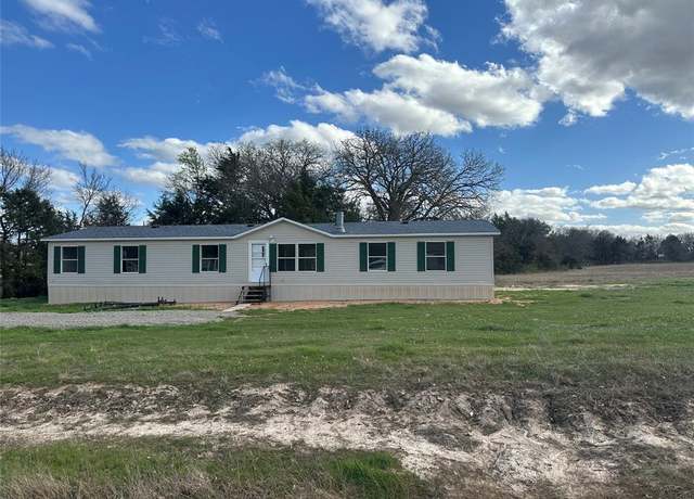 Property at 230 Largo St, Bonham, TX 75418, 3 beds, 2.5 baths