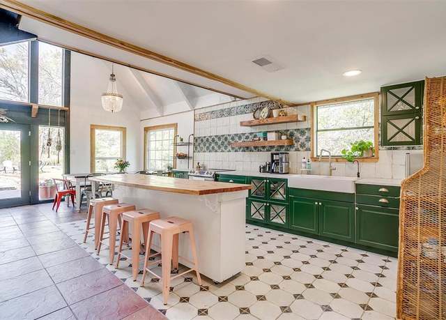 Property at 332 Ash Creek Dr W, Sanctuary, TX 76020, 3 beds, 2 baths