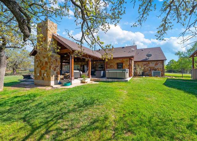 Property at 4412 Holbrook Rd, Springtown, TX 76082, 4 beds, 3.5 baths