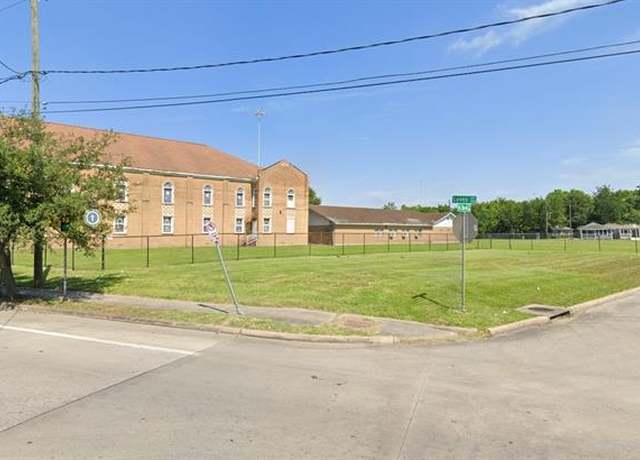 Property at 1600 Des Chaumes St, Houston, TX 77020