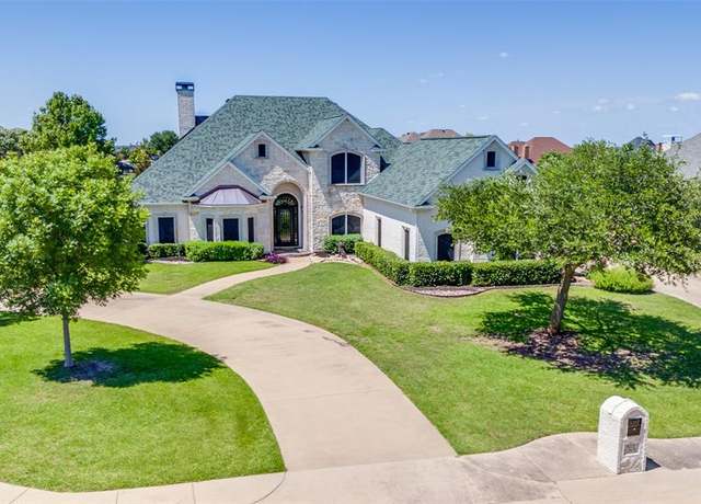 Property at 8221 St Johns Dr, Waxahachie, TX 75167, 3 beds, 4 baths