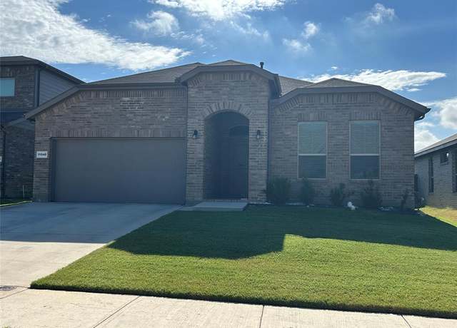 Property at 11540 Wolfhound Dr, Fort Worth, TX 76052, 4 beds, 2 baths