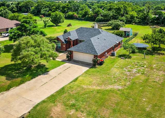 Property at 1115 Red River Dr, Waxahachie, TX 75167, 3 beds, 2 baths