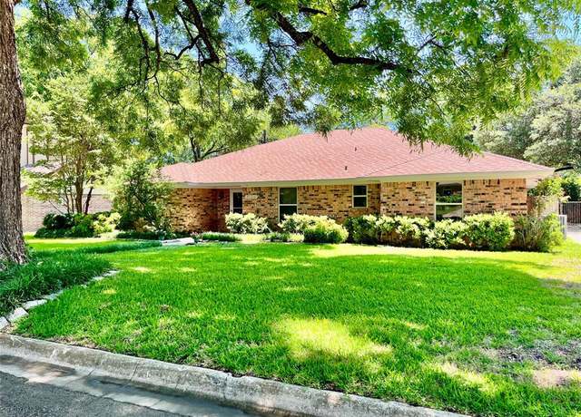 Property at 1524 Churchill Dr, Denton, TX 76209, 4 beds, 2 baths