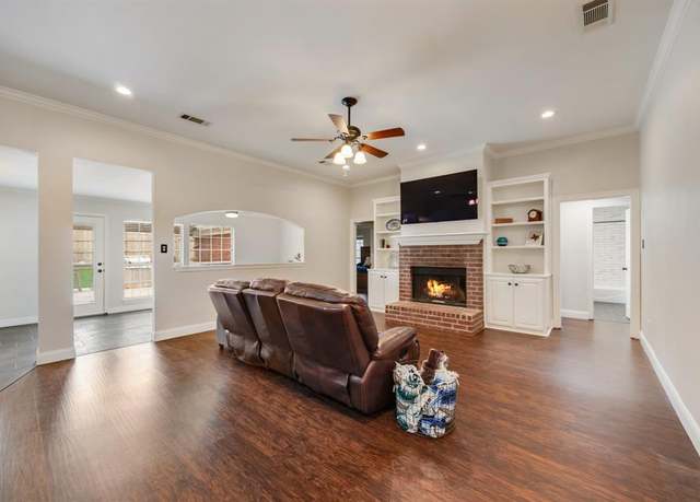 Property at 7122 Holden Dr, Rockwall, TX 75087, 4 beds, 2 baths