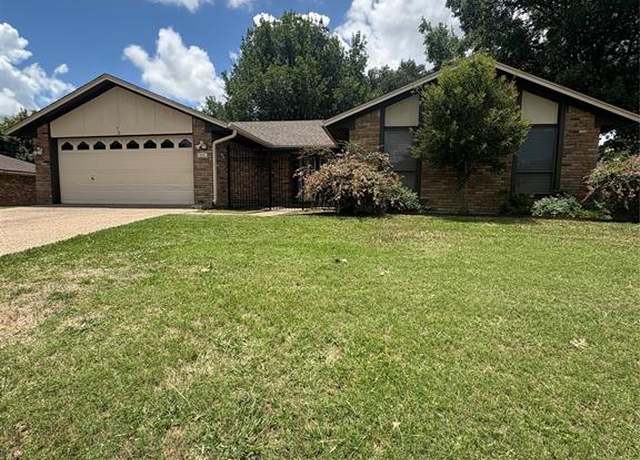 Property at 304 Chartwell Dr, Waco, TX 76712, 3 beds, 2 baths