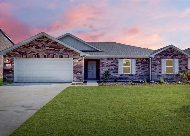 Property at 114 Annabelle St, Cleburne, TX 76031, 3 beds, 2 baths