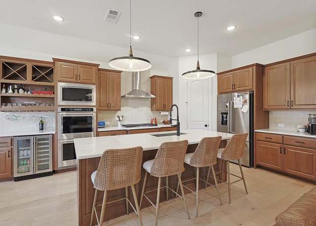 Property at 2613 Somerset Ln, Celina, TX 75009, 4 beds, 3.5 baths