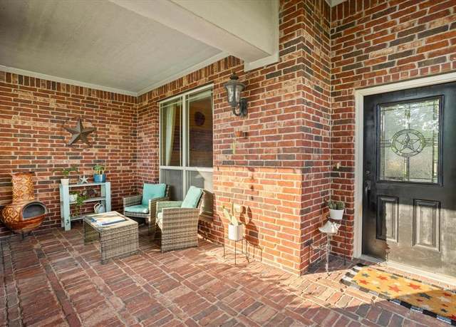 Property at 501 Highpoint Ln, Mansfield, TX 76063, 4 beds, 3 baths