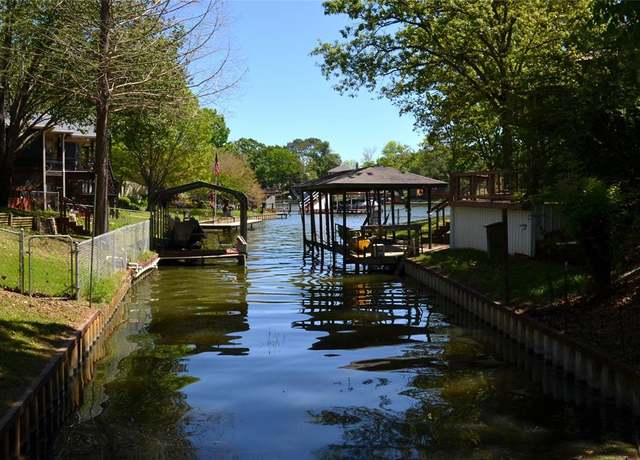 Property at 123 Little River Bnd, Mabank, TX 75156, 2 beds, 2 baths