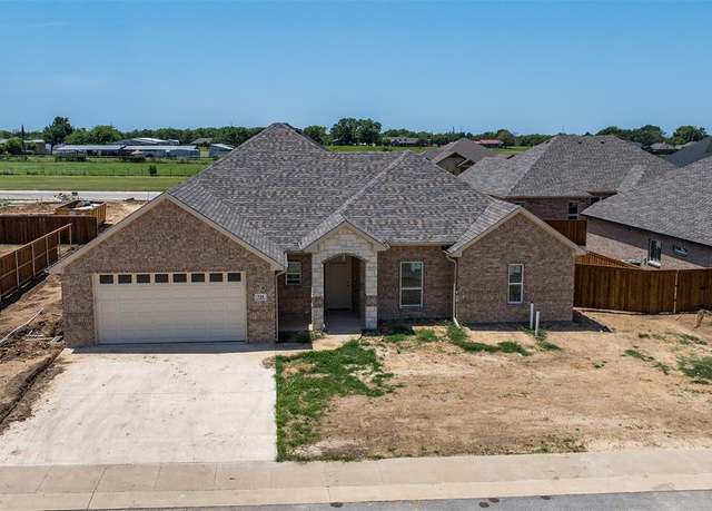 Property at 725 Cobblestone Cir, Mabank, TX 75147, 4 beds, 2 baths
