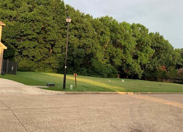 Property at 706 Mill Creek Rd, Lancaster, TX 75146