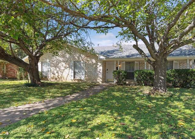 Property at 6300 Wheaton Dr, Fort Worth, TX 76133, 3 beds, 2 baths